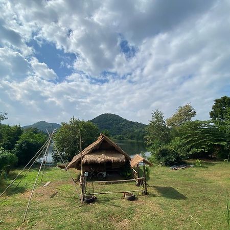 Готель Royal Mountain Hut Ratchaburi Екстер'єр фото