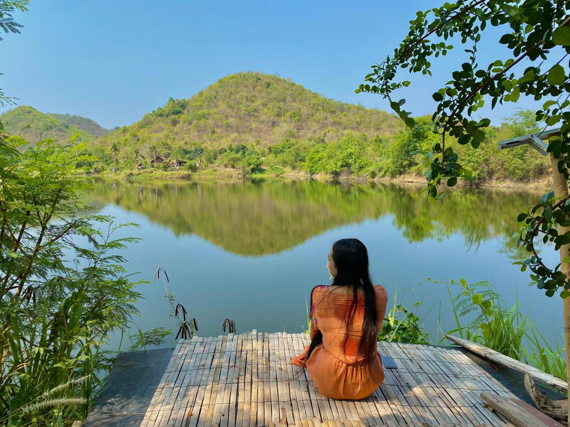 Готель Royal Mountain Hut Ratchaburi Екстер'єр фото
