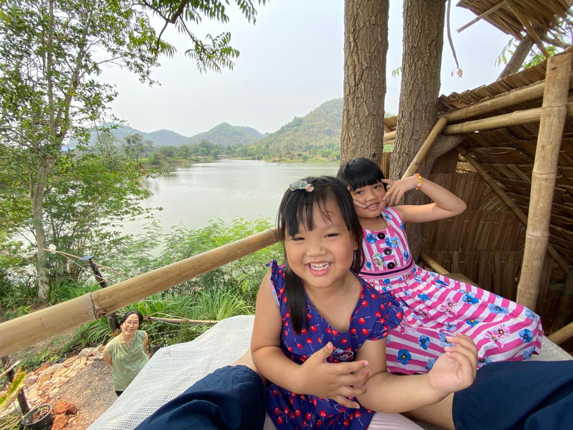 Готель Royal Mountain Hut Ratchaburi Екстер'єр фото