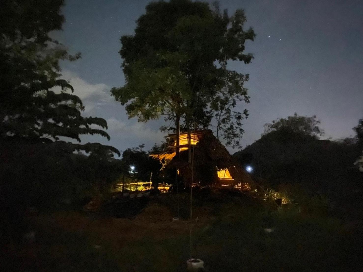 Готель Royal Mountain Hut Ratchaburi Номер фото