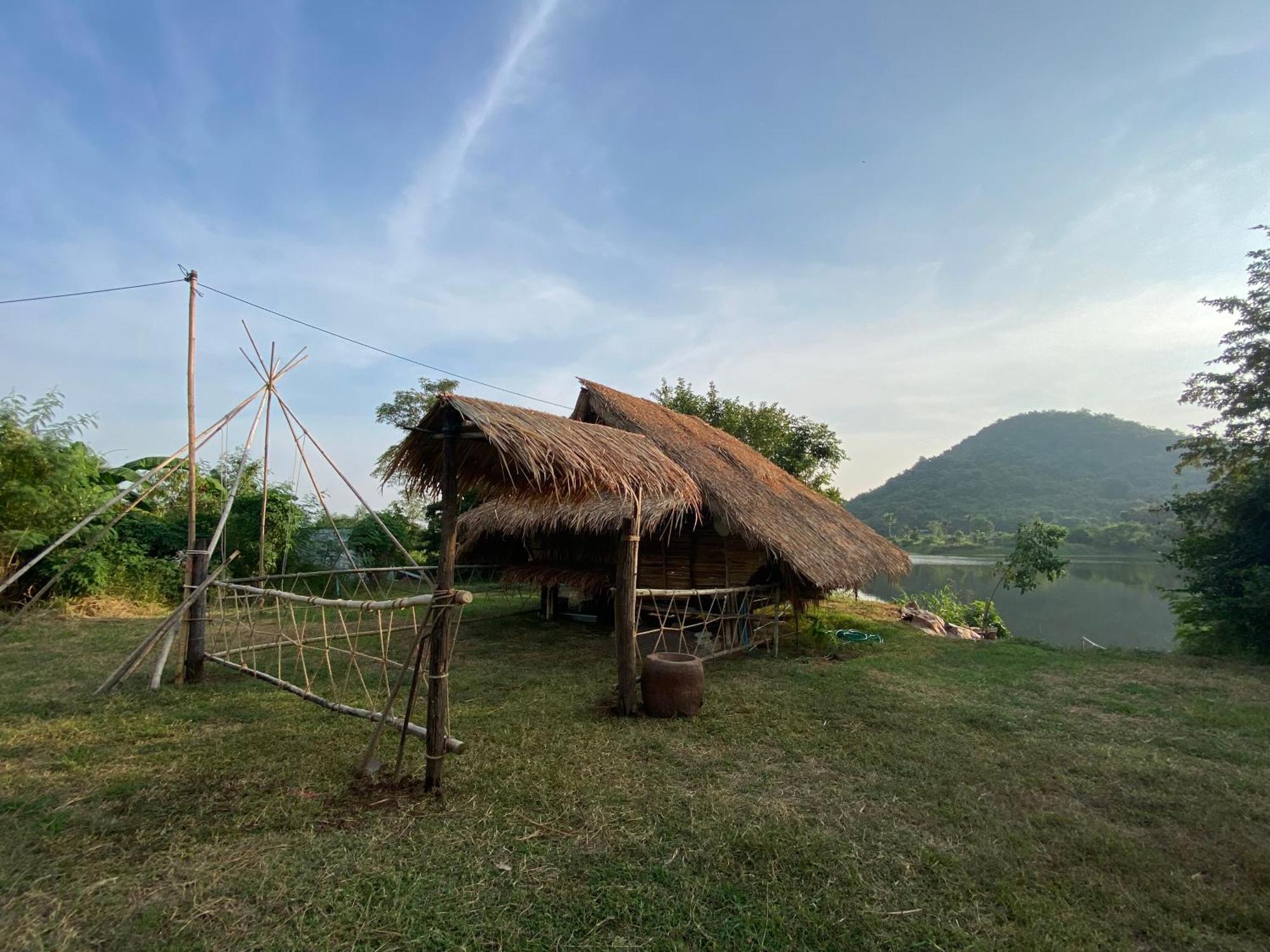 Готель Royal Mountain Hut Ratchaburi Екстер'єр фото