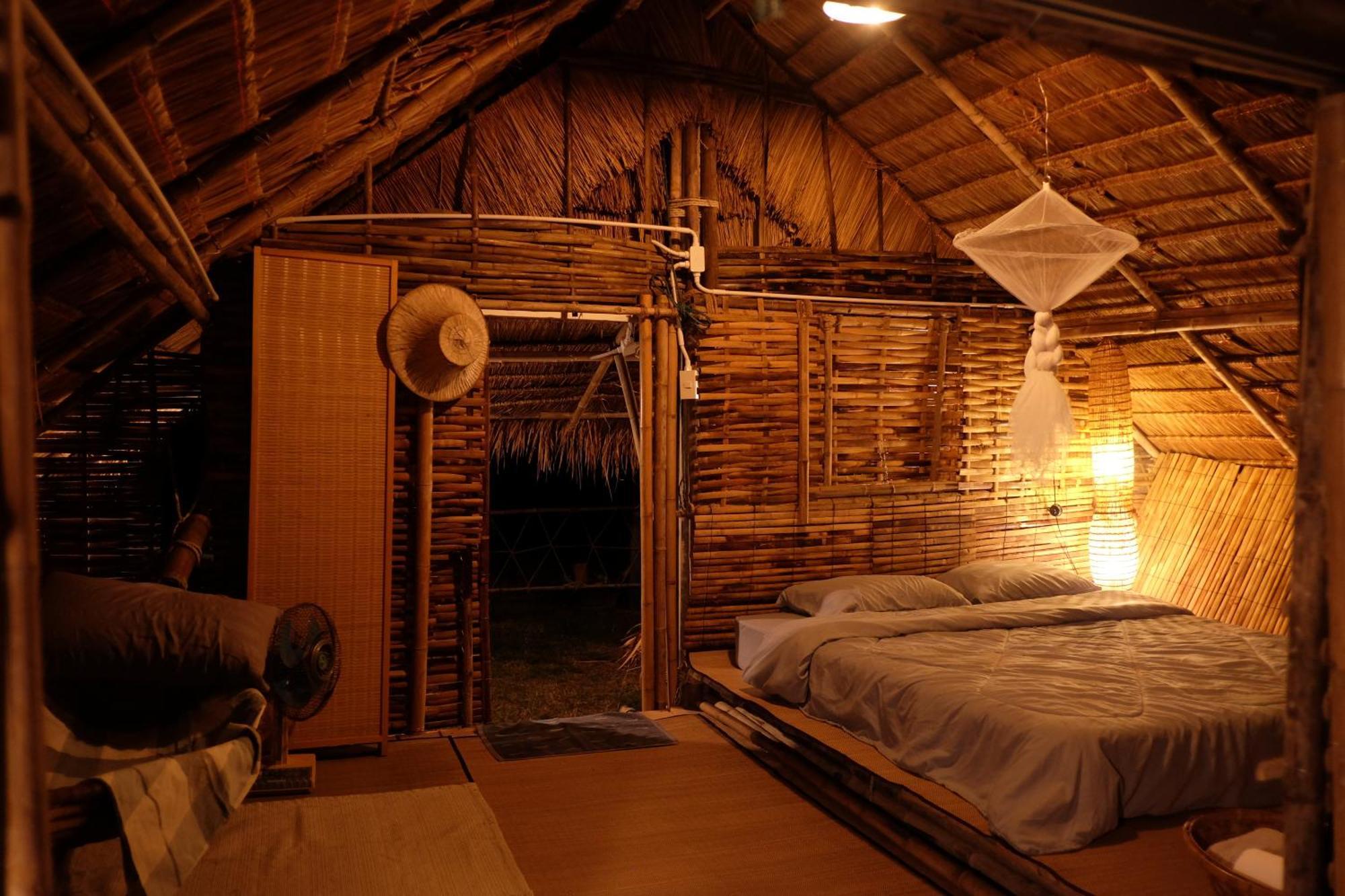 Готель Royal Mountain Hut Ratchaburi Екстер'єр фото