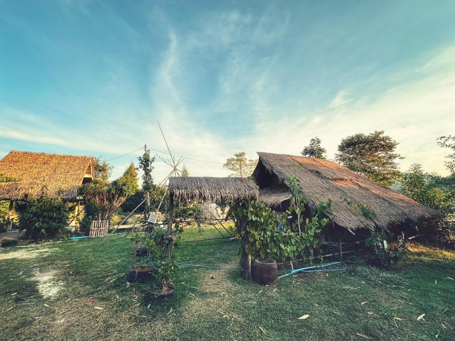 Готель Royal Mountain Hut Ratchaburi Екстер'єр фото