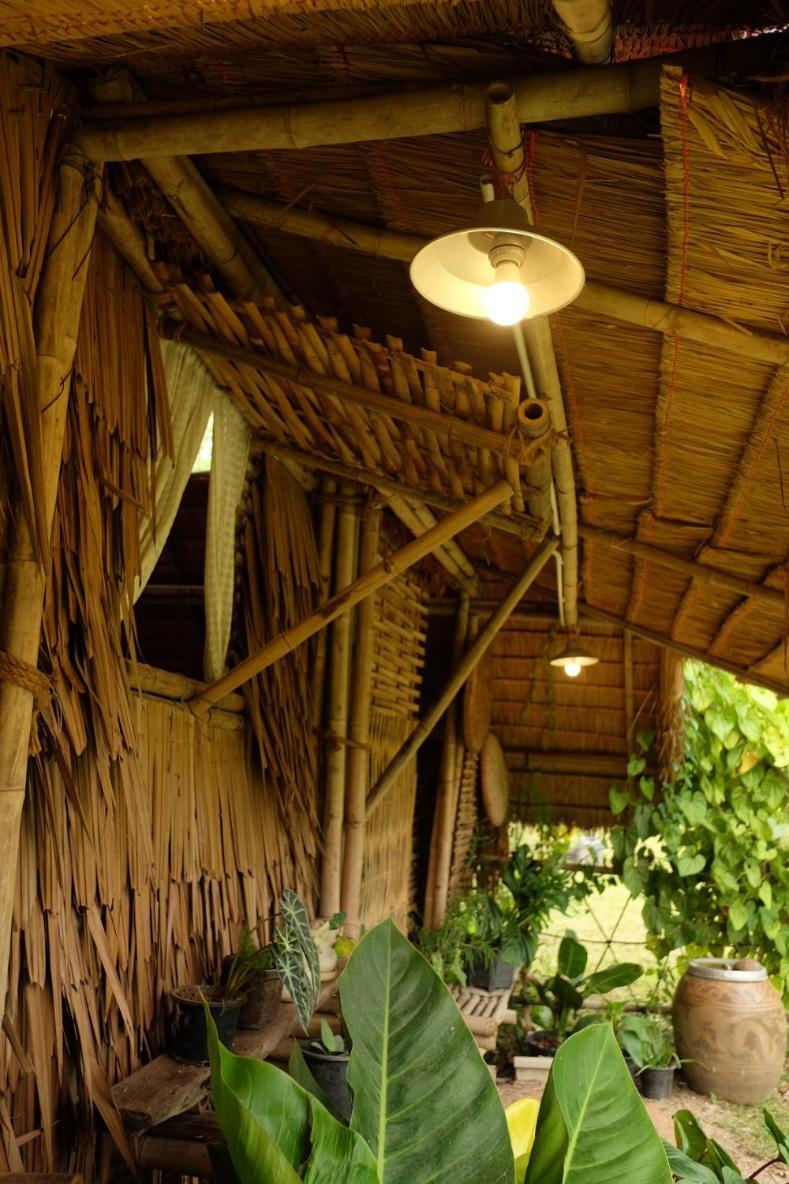 Готель Royal Mountain Hut Ratchaburi Номер фото