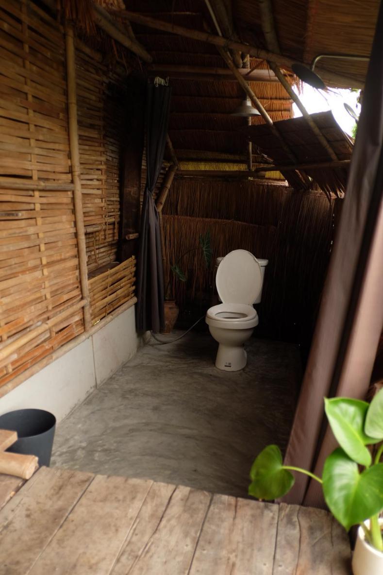 Готель Royal Mountain Hut Ratchaburi Номер фото