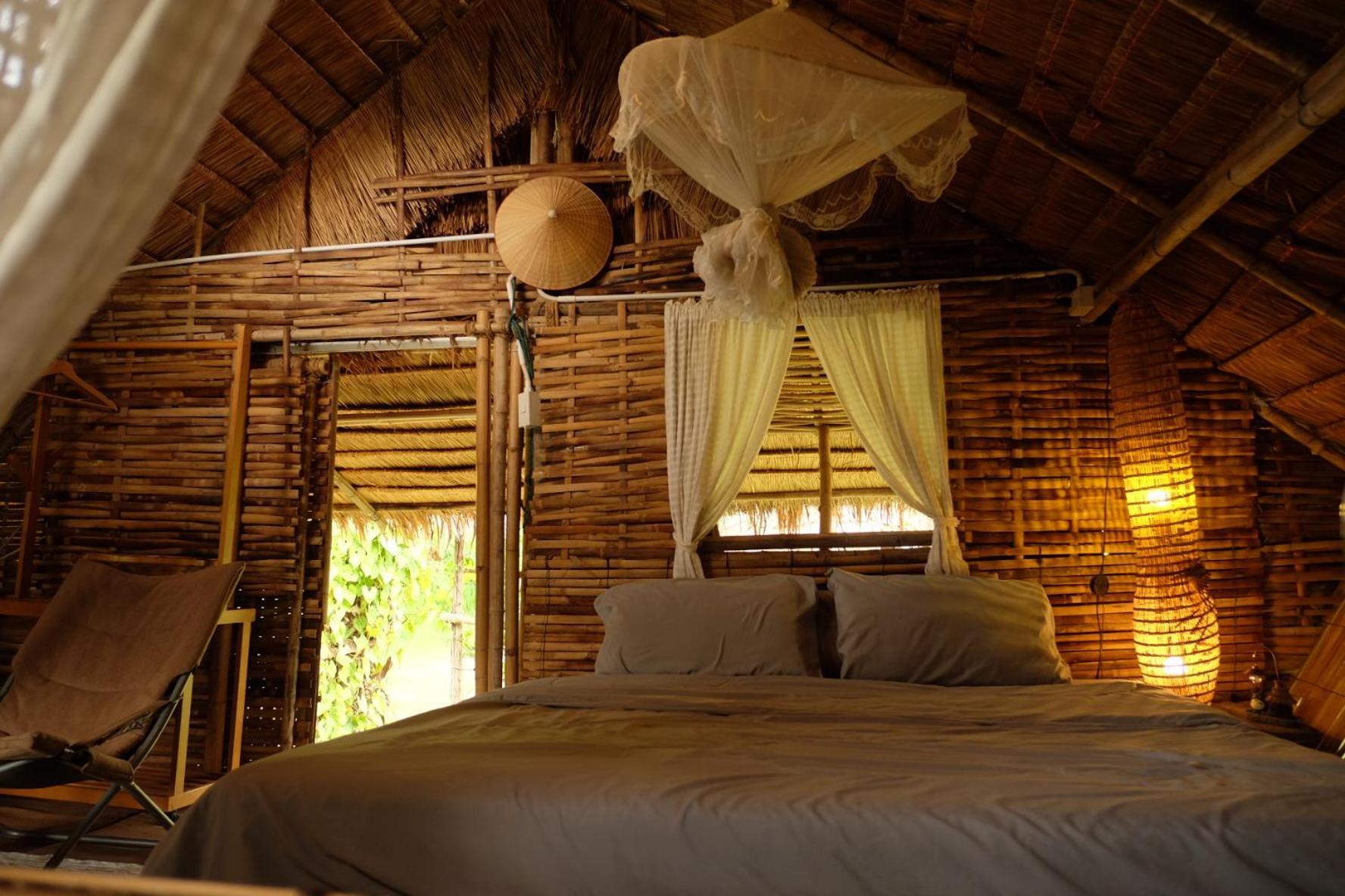 Готель Royal Mountain Hut Ratchaburi Екстер'єр фото